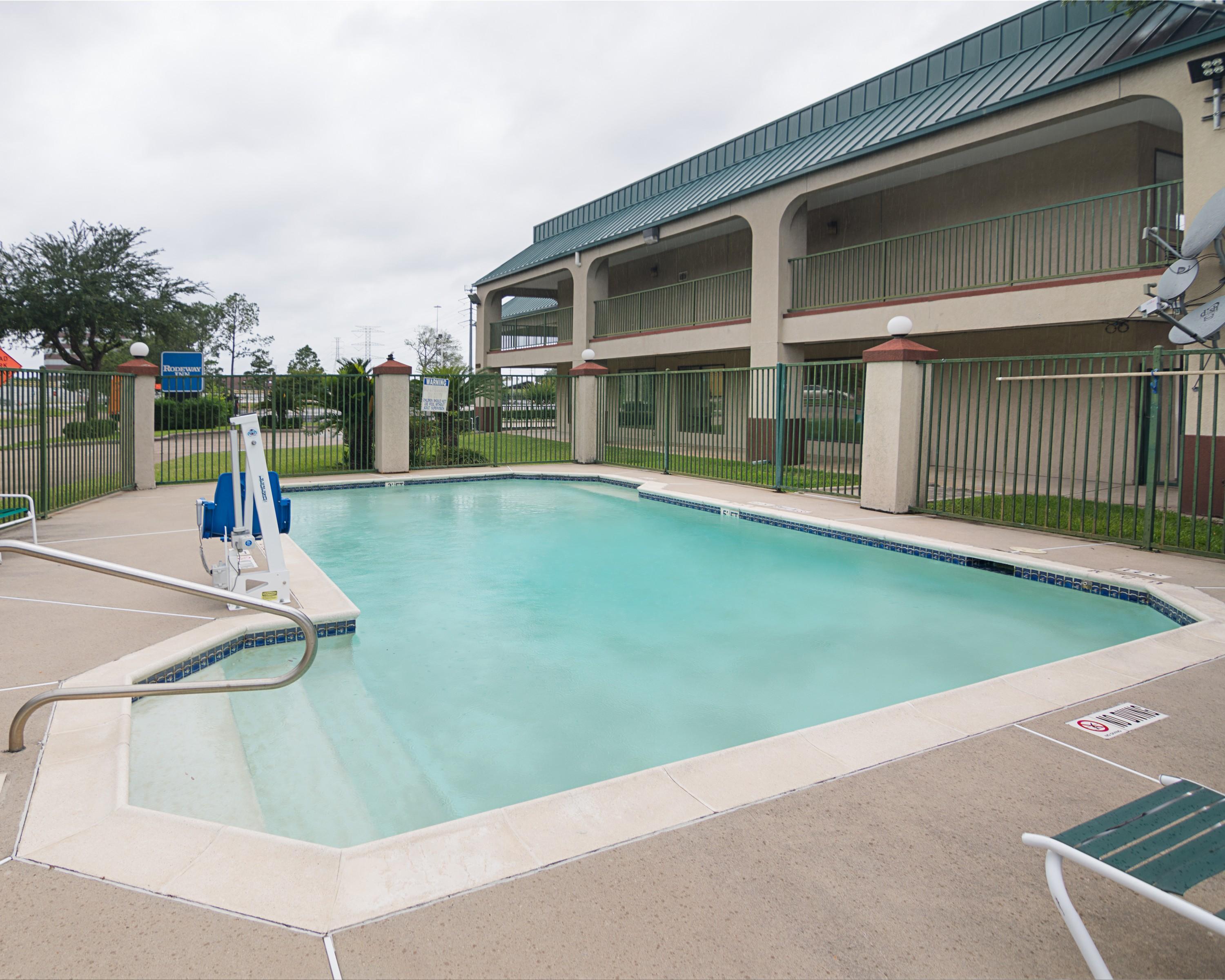 Rodeway Inn & Suites Hwy 290 Nw Houston Exterior photo