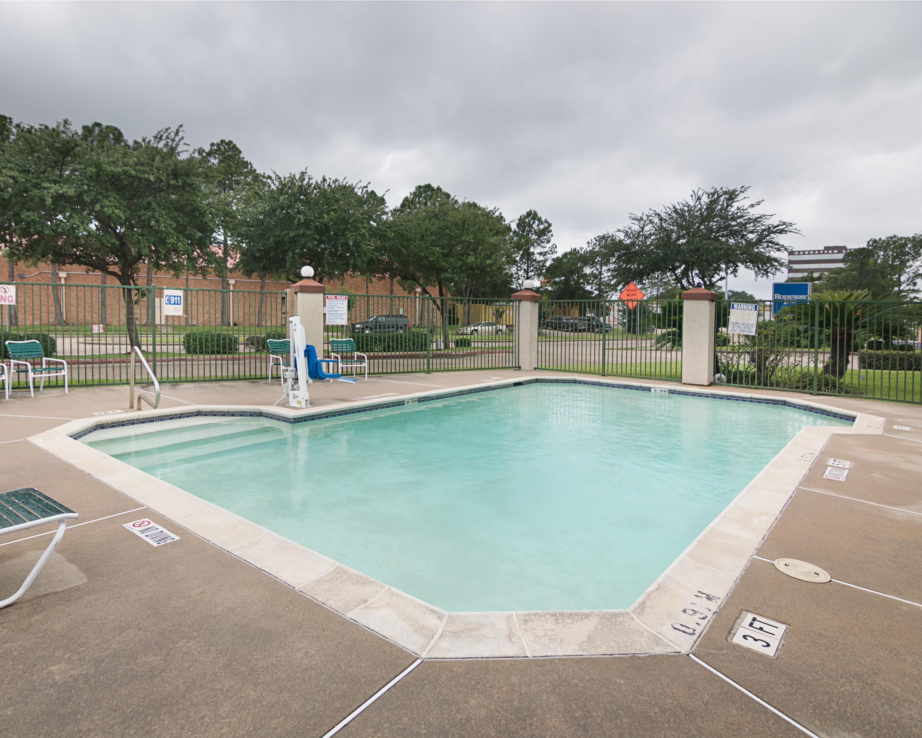 Rodeway Inn & Suites Hwy 290 Nw Houston Exterior photo