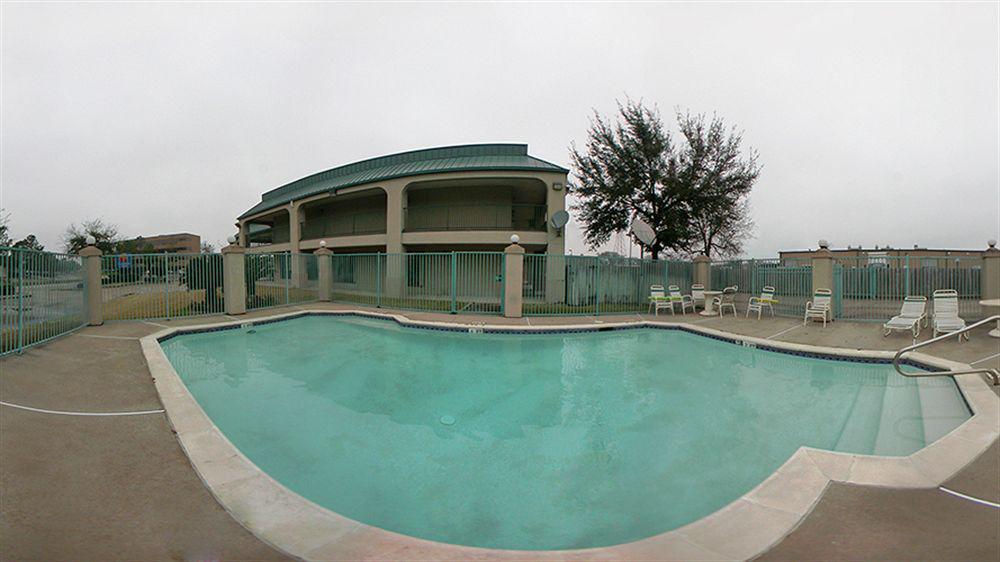 Rodeway Inn & Suites Hwy 290 Nw Houston Exterior photo